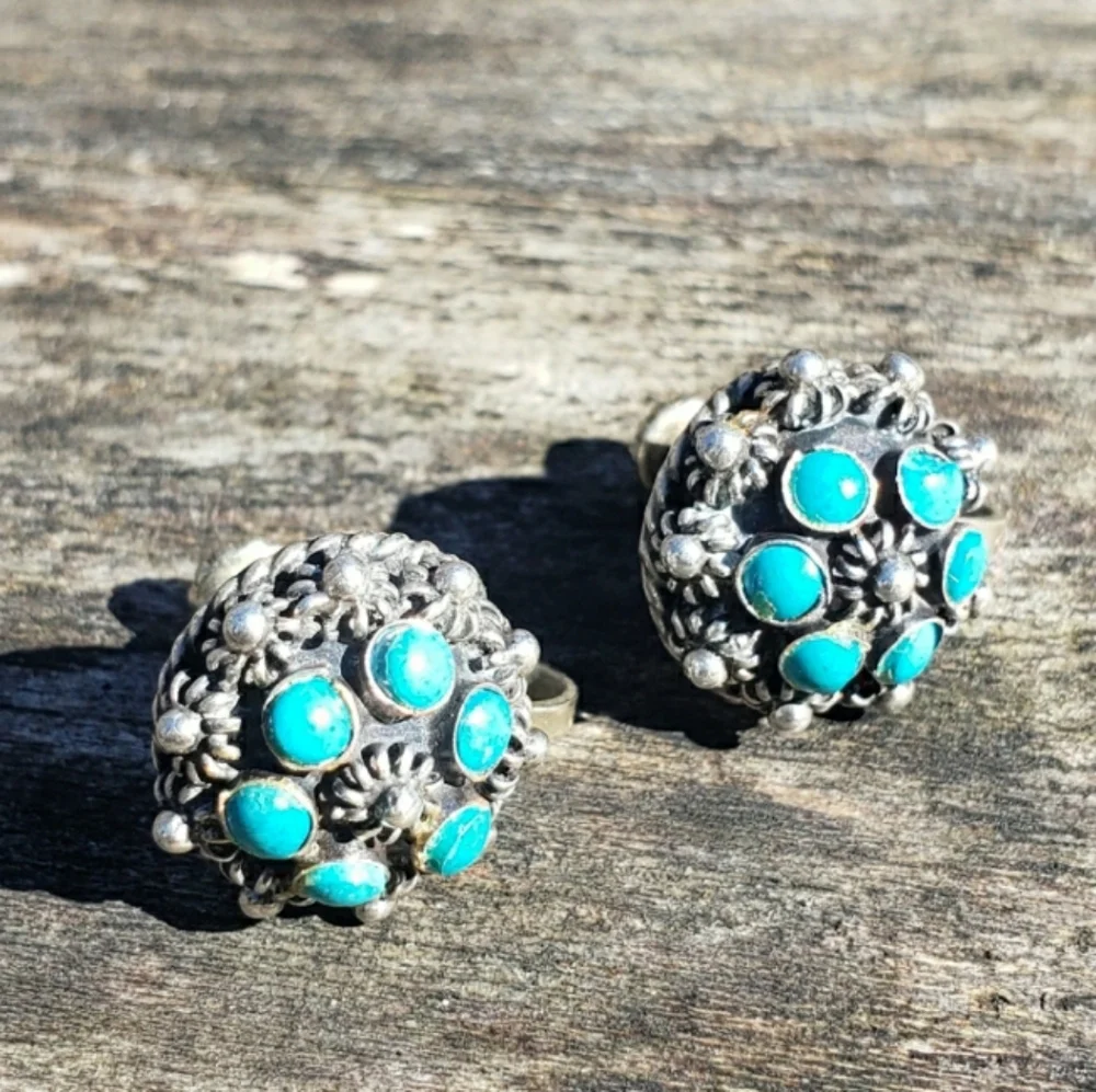 Vintage Native American Or Mexican Turquoise Sterling Silver Screwback Earrings - Picture 14 of 16